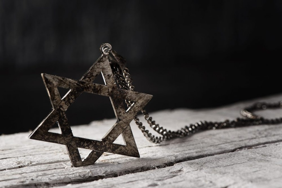 No, American Jews Should Not Hide Their Stars Of David