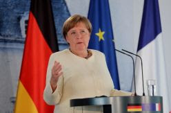 Merkel 'se compra' con 300 millones de euros la principal empresa alemana de la vacuna contra la COVID-19
