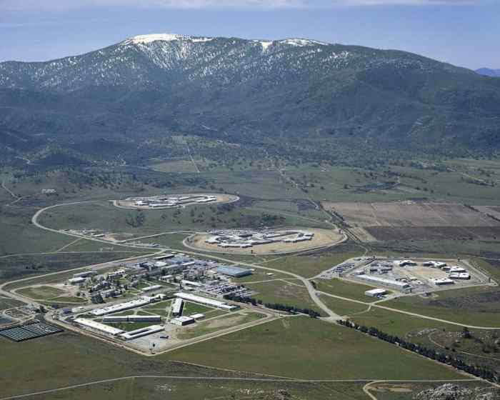 CCI Tehachapi Prison lies in the Tehachapi Mountains 35 miles east of Bakersfield between the San Joaquin Valley and the Mojave Desert. – Photo: CDCr