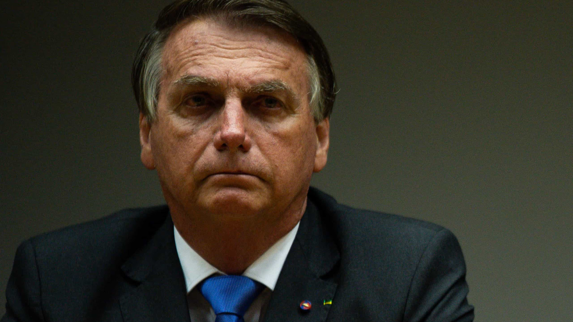 Bolsonaro culpa a imprensa por falsa relação entre vacina e aids