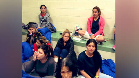 Mujeres en el centro de detención de El Paso (Texas, EE.UU.) el 1 de julio de 2019