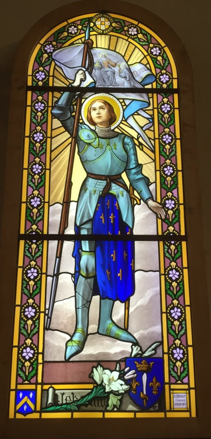 Du 22 au 30 Mai Neuvaine à Ste Jeanne d'Arc pour la France!!! Vitrail-ste-jeanne-darc