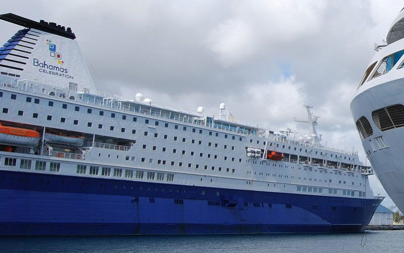 La croisiere, les navire...d'Hier Legendarycruiseship57-798x500