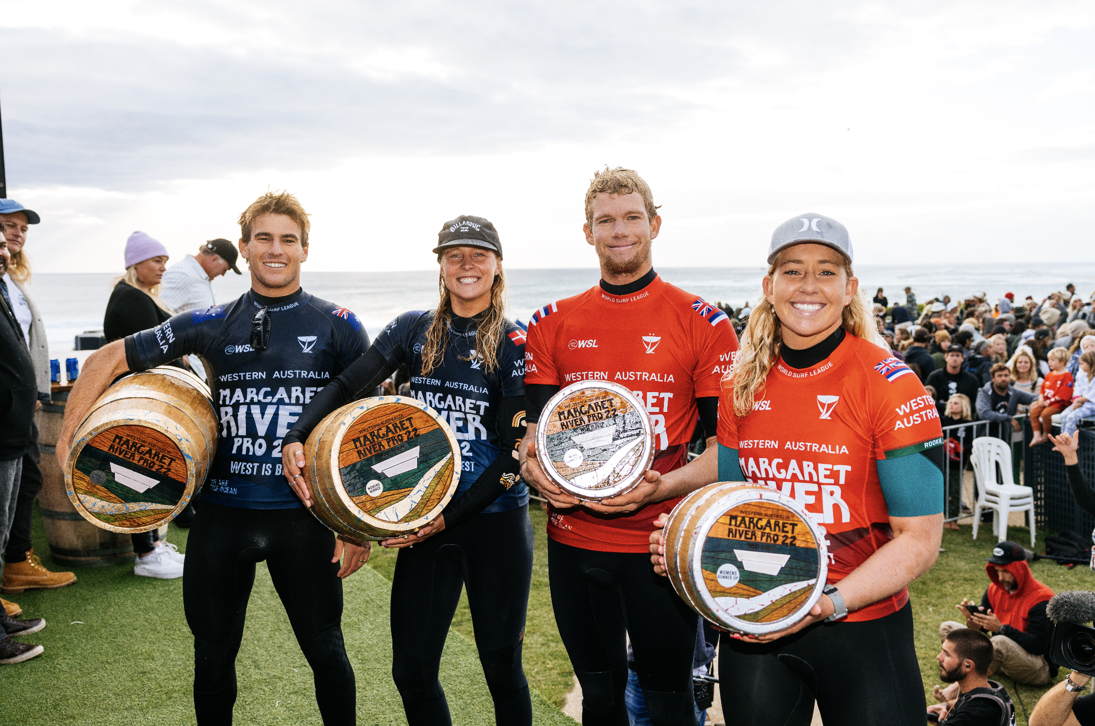 Da esq. para dir., Jack Robinson (AUS), Isabella Nichols (AUS), John John Florence (HAW) e Gabriela Bryan (HAW). Crédito: © WSL / Dunbar