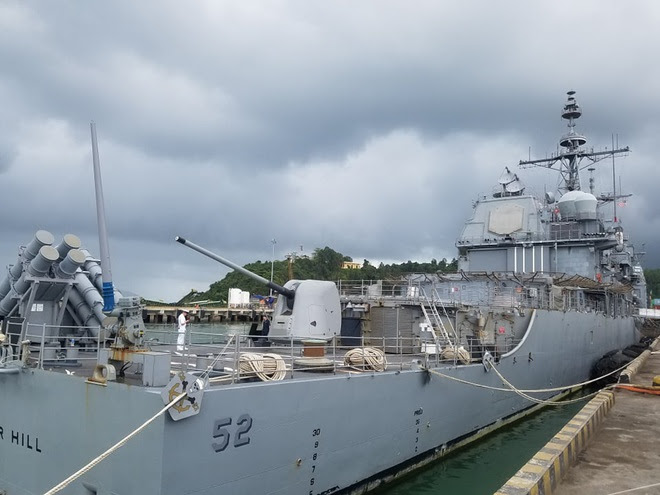 ẢNH: Cận cảnh tàu tuần dương khổng lồ của Hải quân Mỹ vừa cập cảng Đà Nẵng - Ảnh 4.
