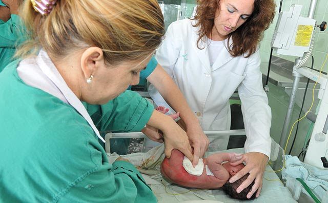 Más de la mitad del personal de salud de Cuba son mujeres. RAQUEL PÉREZ