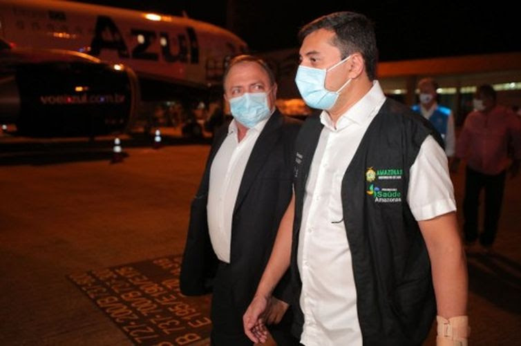 Diego Peres/Secom Governo do Amazonas Ministro Pazuello e Governador do Amazonas Wilson Lima acompanham chegada das vacinas contra covid-19 ao Amazonas.