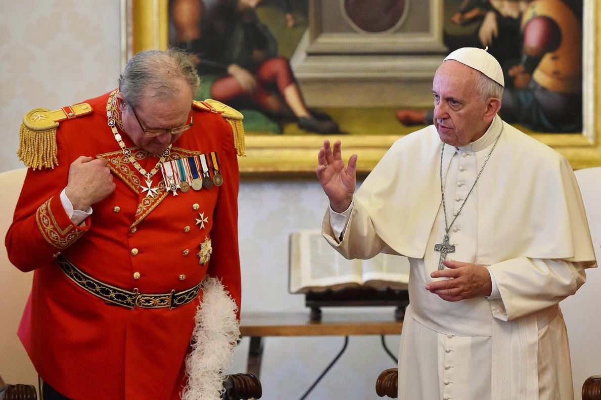 El uso del preservativo causa la última gran disputa entre el Papa y la Orden de Malta