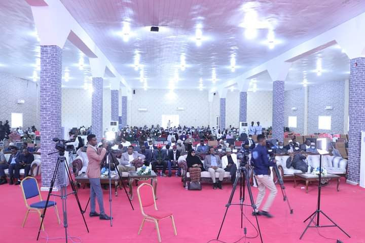 Journalists at the Daawad hall Kismayo where election of Lower House seats were held on 28 December.