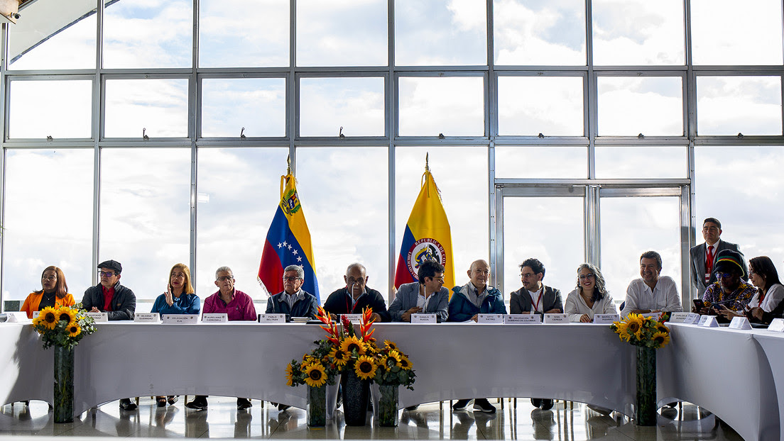Tres décadas de negociaciones fallidas: ¿qué distingue el nuevo diálogo con el ELN en Colombia?