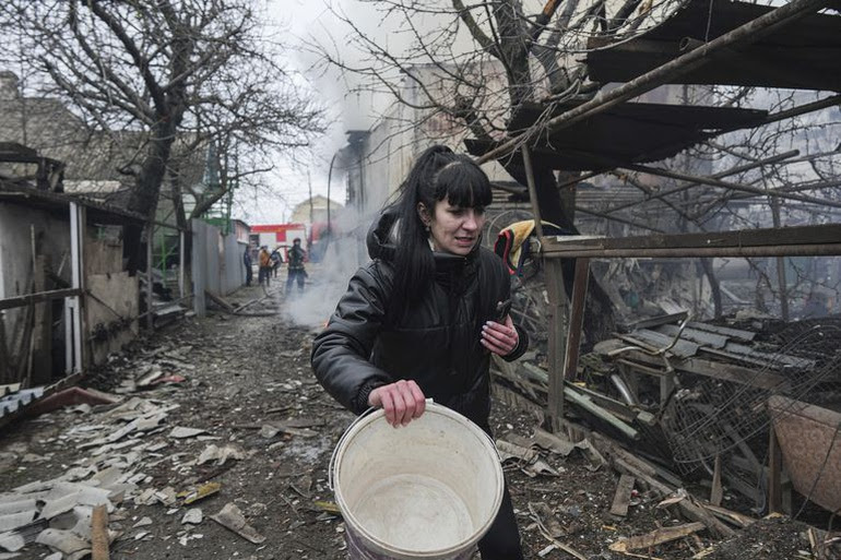 Ukraine tan hoang trong mưa bom bão đạn - Hình 10