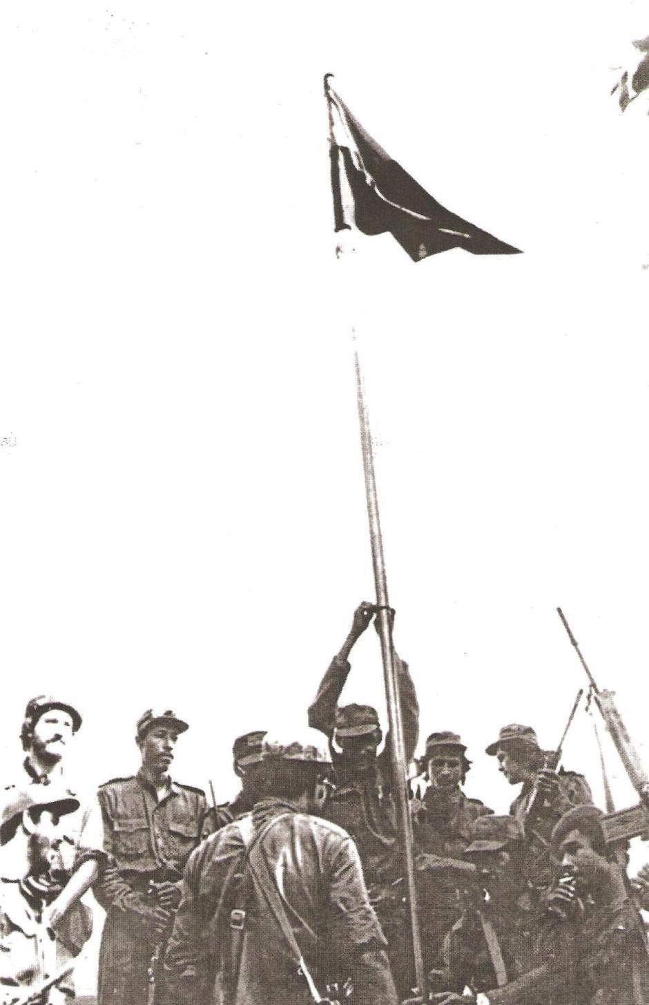   Carlos Duarte "Jerónimo" pone bandera en la toma Peñas Blancas.