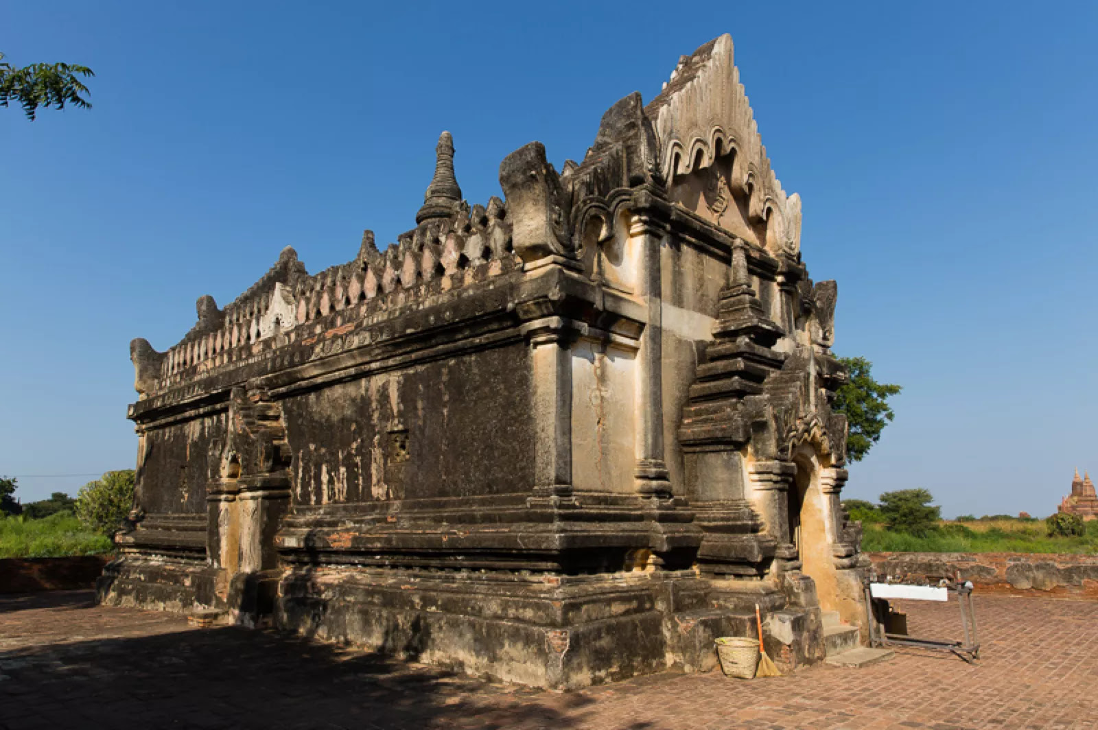 The Upali Thein temple on a sunny day.