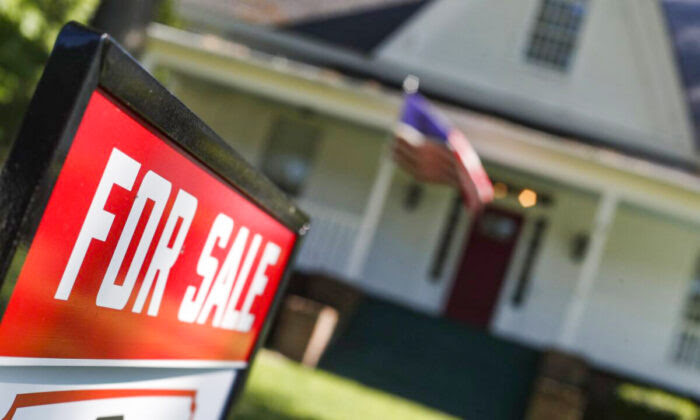 Housing Bubble 2.0? Correction Fears Intensify as Price, Median Income Gap Widens
