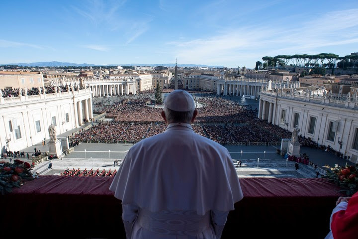Los dos baluartes de “L’Osservatore Romano” y de la sala de prensa de la Santa Sede, han caído en las manos de personajes muy fieles al papa Francisco (REUTERS).