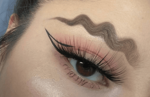 trend makeup wavy brows