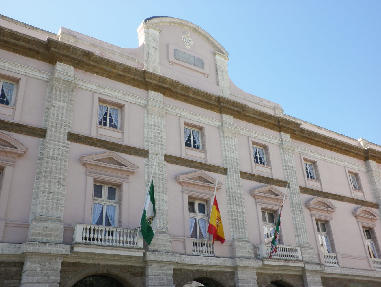 Comunicado de la Asociación Laicista de Jerez: Nuevos tratos de favor a la iglesia en Cádiz, ahora la Diputación