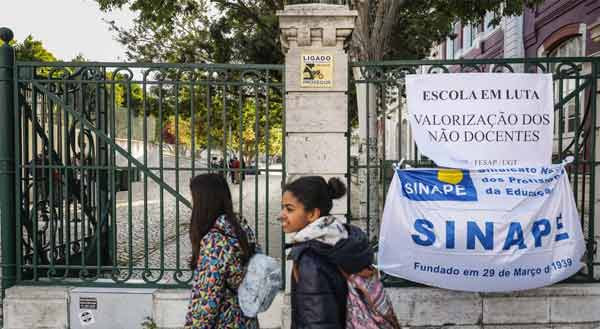 Greve dos não docentes fecha escolas 