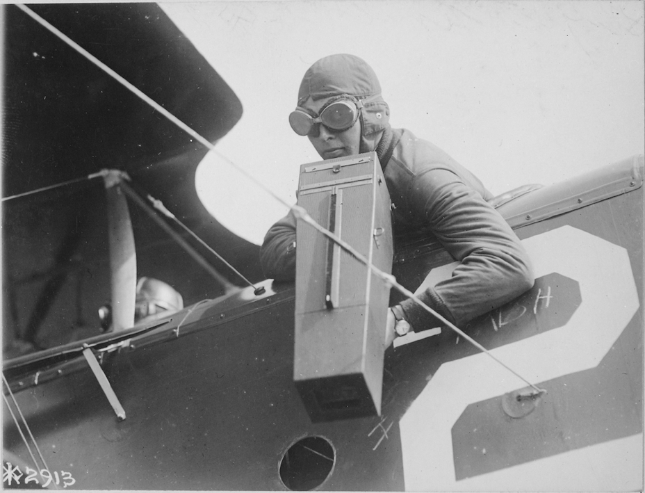 Black and White image of Aeroplane Graflex camera, 1917