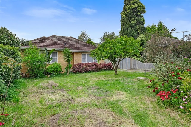 3_West_Court,_Glen_Waverley,_VIC.JPG