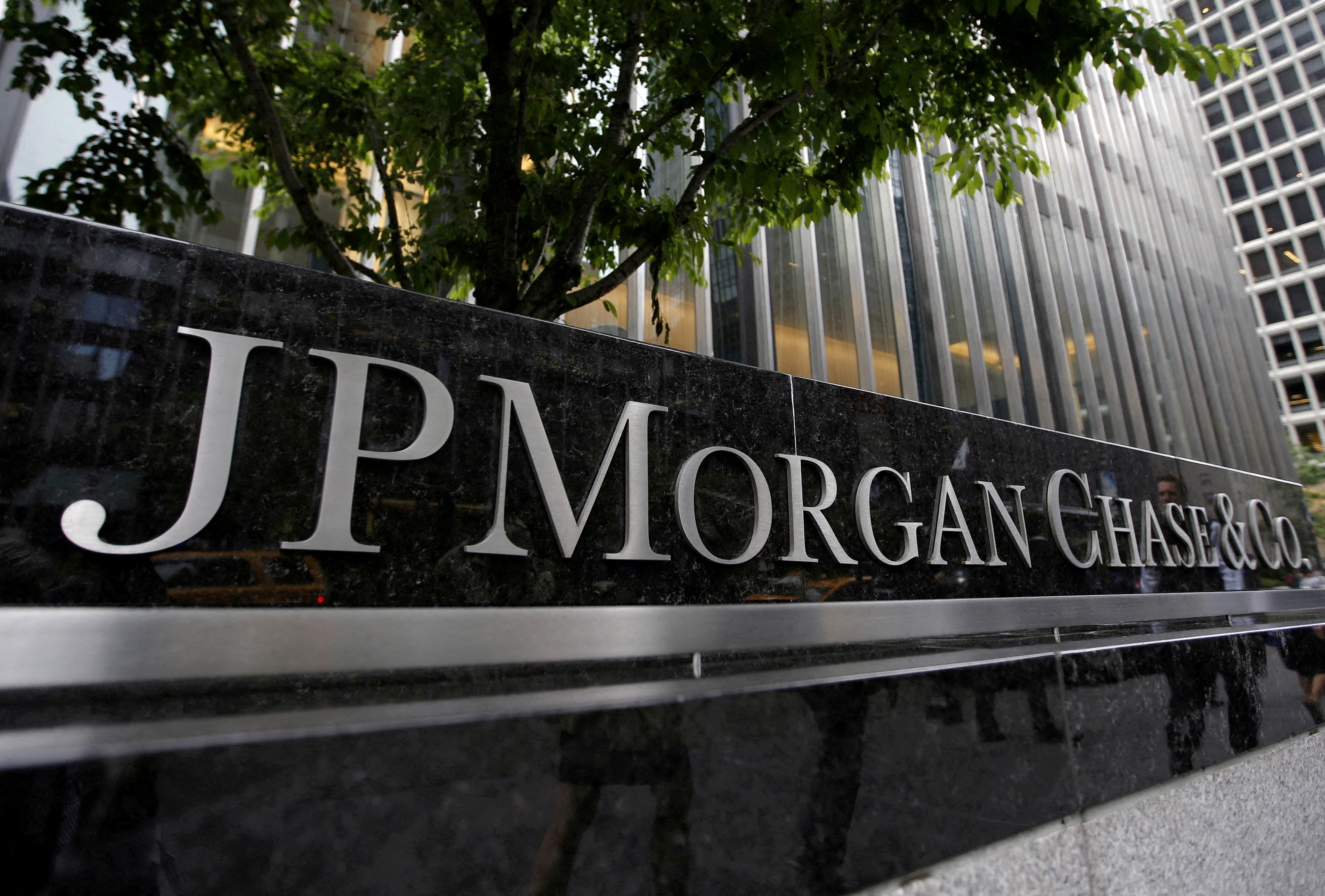 JPMorgan Chase, alcanzó su posición más alta para ubicarse en el escalón número 5 del ranking de Fortune.