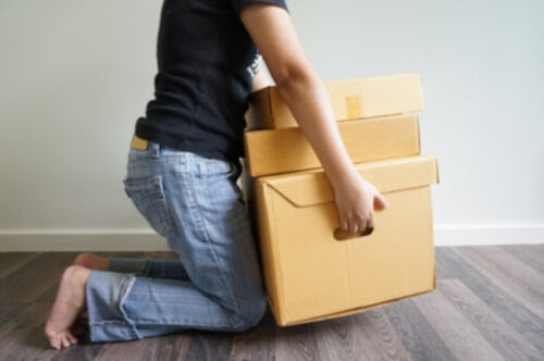 No levantar objetos pesados para prevenir la artrosis