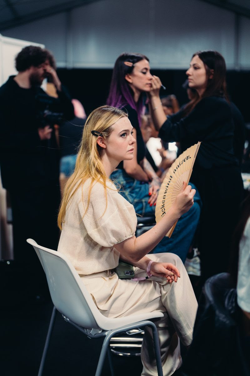 El desfile de L'Oréal Paris que levanta el ritmo feminista