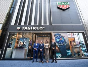 TAG Heuer celebra flagship na 5 avenida em repleta de estrelas