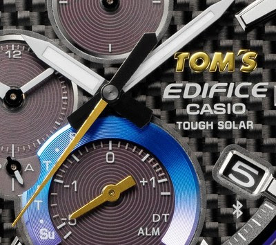 TOM’S logo, second hand and indicator hand in gold color TOM’S logo, second hand and indicator hand in gold color