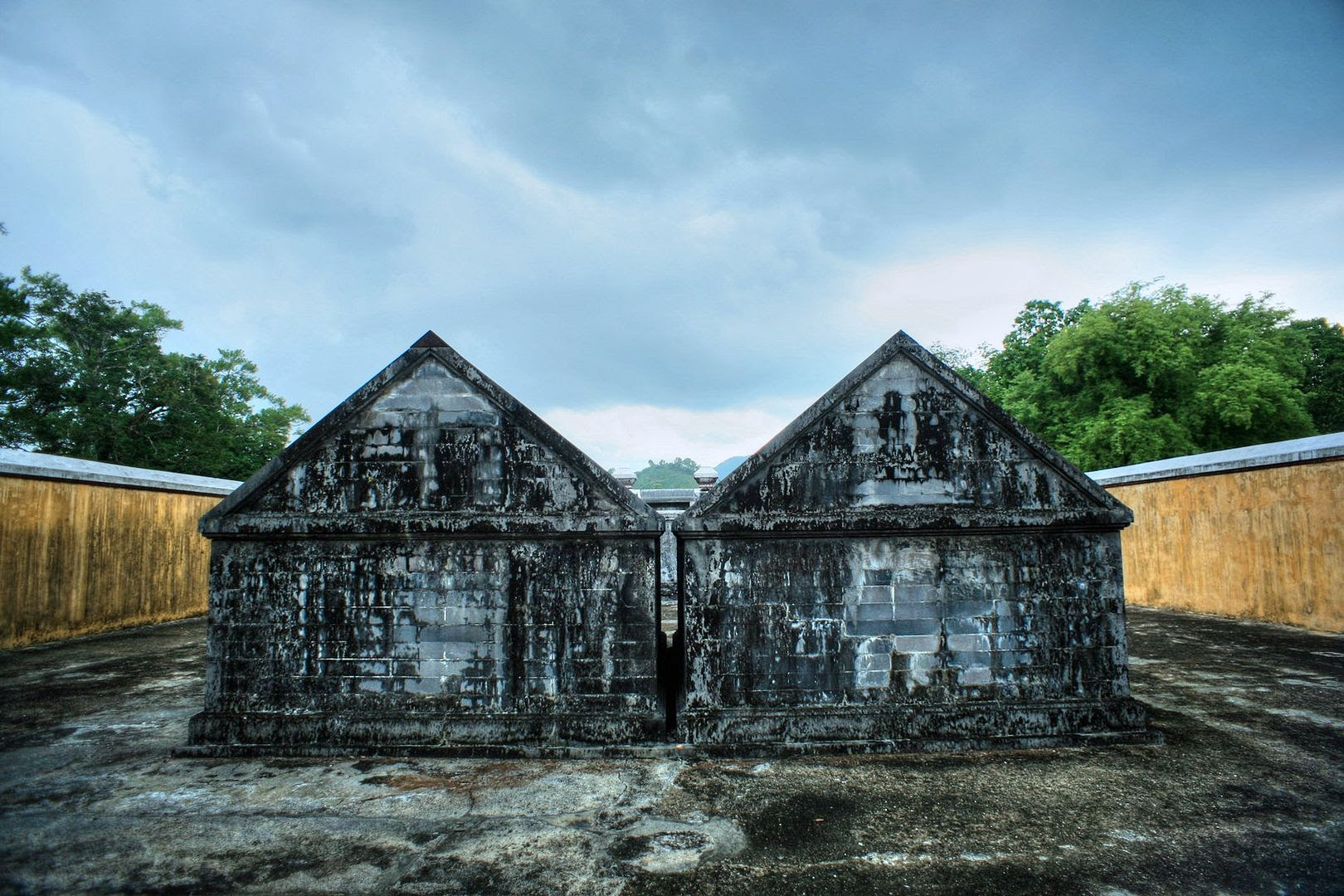 http://i1150.photobucket.com/albums/o617/redsvn/2016/06/Redsvn-Lang-Gia-Long-22.jpg