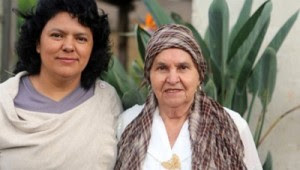 berta_caceres_y_su_madre_400_227