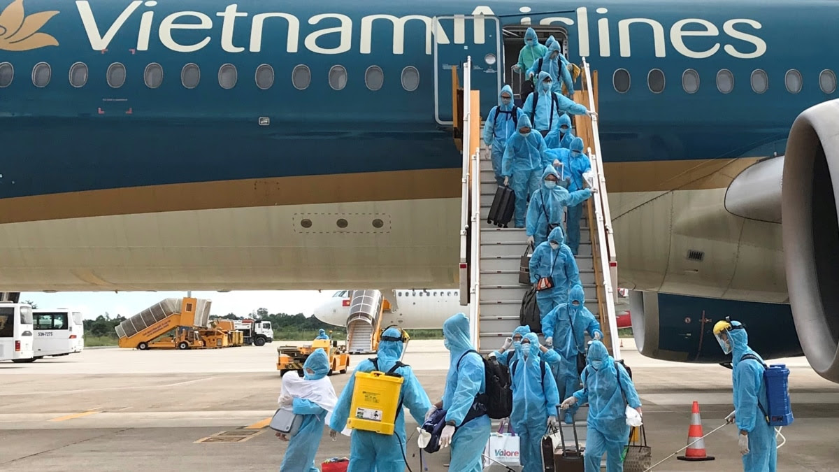 Vụ 'chuyến bay giải cứu': Hàng chục quan chức nhận hối lộ hơn 180 tỷ đồng, bị đề nghị truy tố
