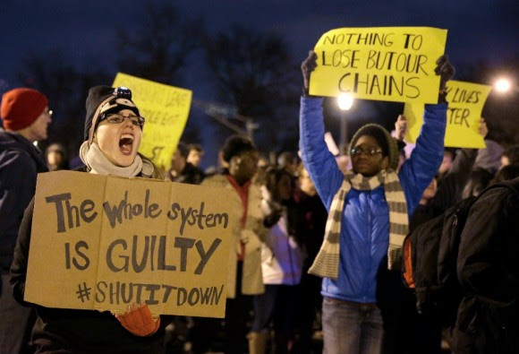 Estallan protestas en Ferguson134