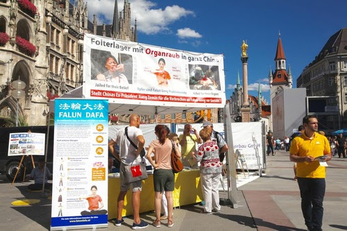 Germany: “I Must Sign Your Petition to Help End These Organ Harvesting Atrocities!” Germany: “I Must Sign Your Petition to Help End These Organ Harvesting Atrocities!”