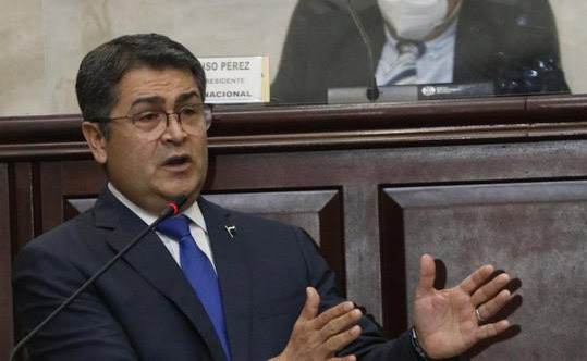Presidente de Honduras asegura que no es narco