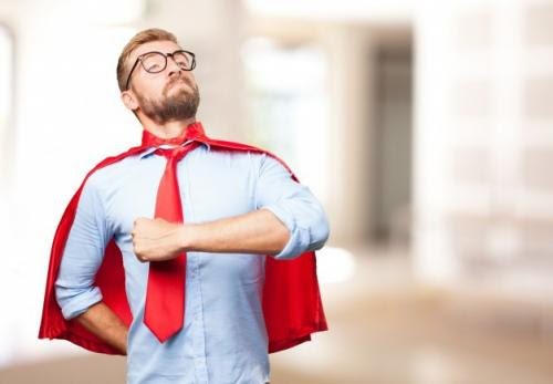 hombre-capa-corbata.jpg hombre-capa-corbata.jpg