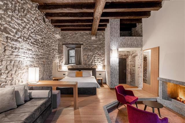 omsdxb@yahohttps://press.ogscommunication.com/presskits/relais-castello-di-casiglio-concretao.com