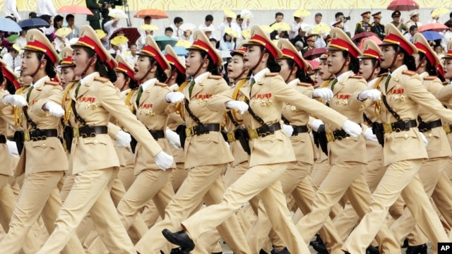 Lực lượng nữ cảnh sát giao thông trong cuộc diễu hành mừng lễ Quốc khánh 2/9 tại Hà Nội.
