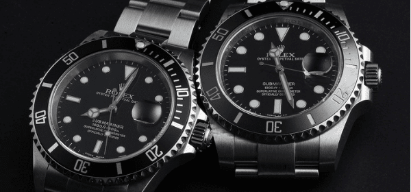 The two models differ with their bezel material - aluminum vs ceramic