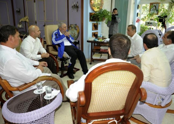 Fidel recibe a Los Cinco, 28 de febrero de 2015. Foto: Estudios Revolución