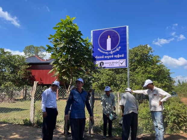 Cambodian authorities tell opposition party, ‘Take down your signs’