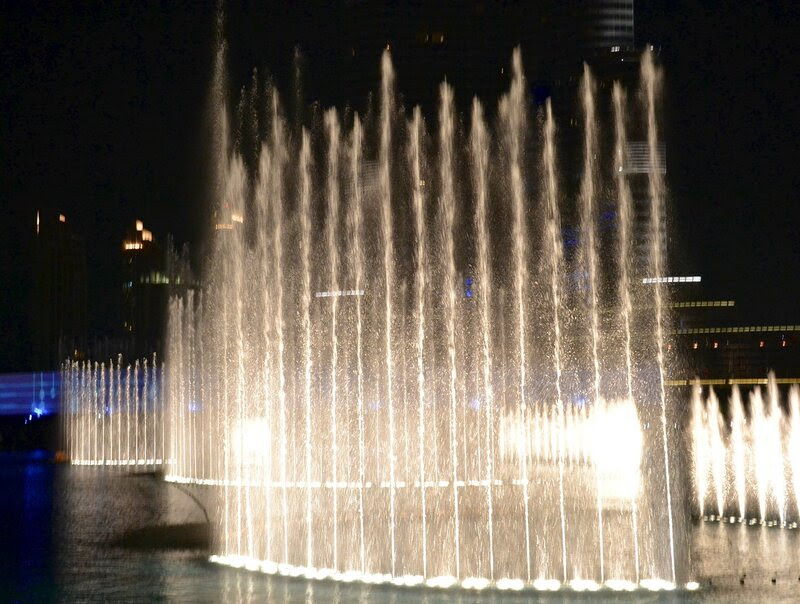 Поющий фонтан в Дубай...