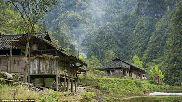 Xót cảnh thầy trò bắc thang lên trời tìm chữ