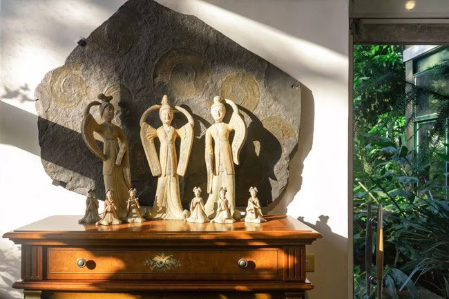 Vị giáo sư độc thân sở hữu ngôi nhà kính trong thung lũng 12.000m² với cuộc sống khó ai tin được - Ảnh 11. Vị giáo sư độc thân sở hữu ngôi nhà kính trong thung lũng 12.000m² với cuộc sống khó ai tin được - Ảnh 11.