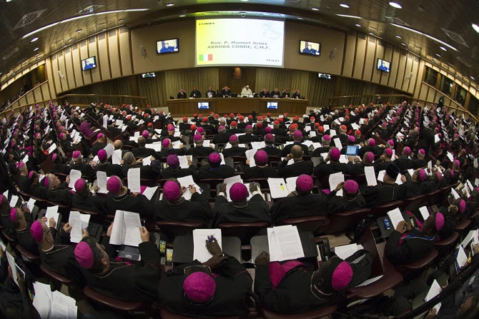 Synod on the Family meetings 1 in the Synod Hall in Vatican City on Oct 21 2015 Credit LOsservatore Romano CNA 10 21 15