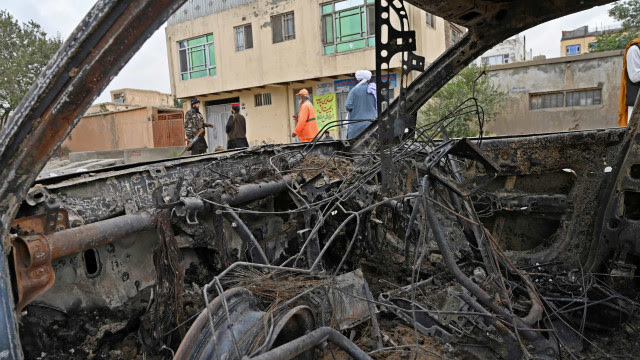 EUA explodem carro-bomba do EI próximo ao aeroporto de Cabul, diz porta-voz