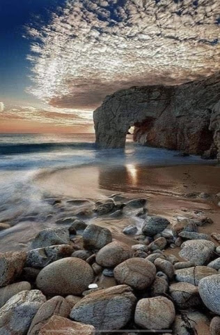 Beach-Cloud-Rocks