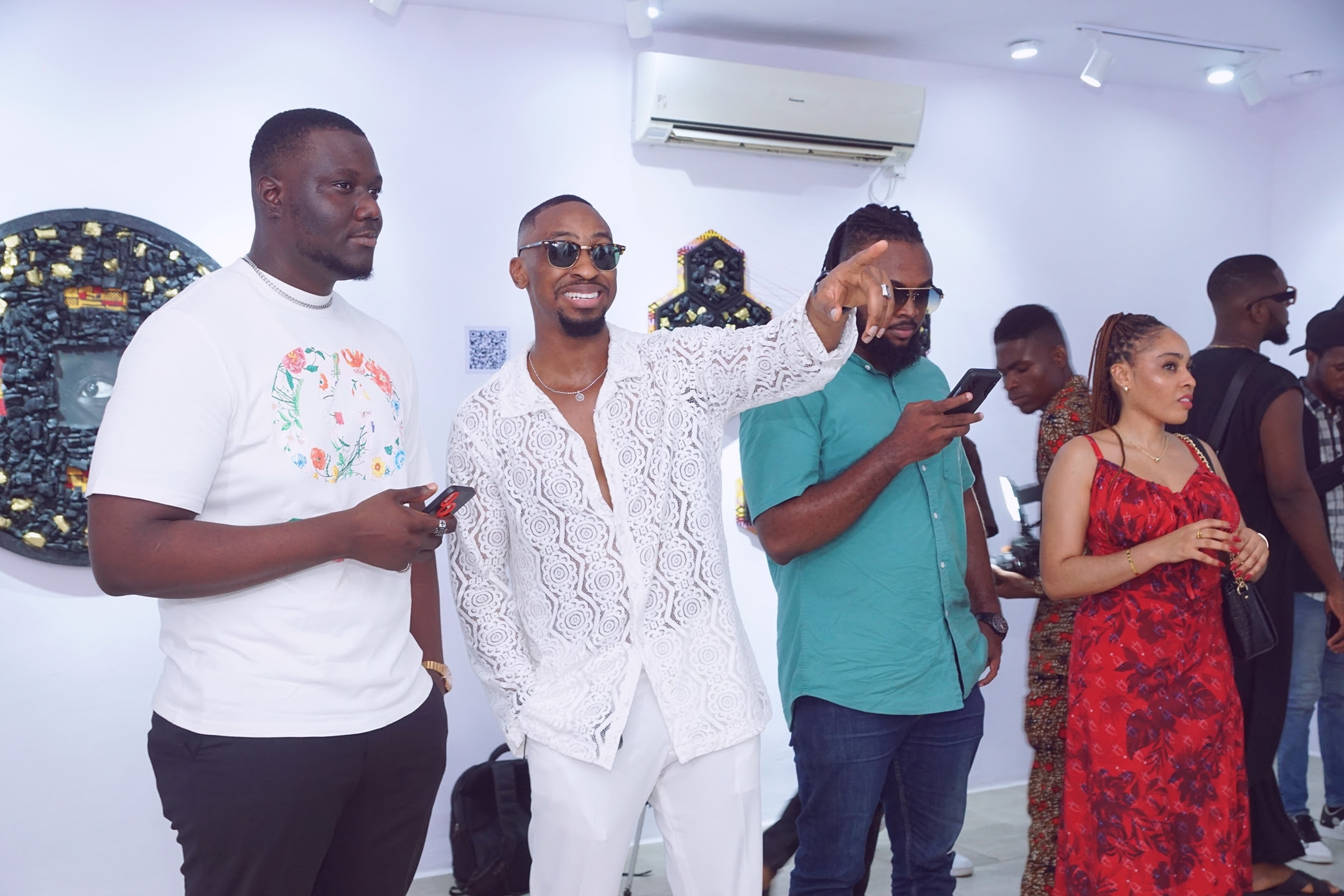 CELEBRITIES TURN OUT IN SUPPORT FOR SAGA’S DEBUT ART EXHIBITION 12