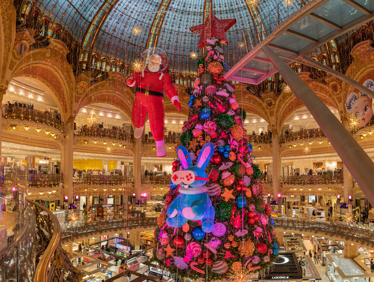 El famoso árbol de las Galerías Lafayette, en París.