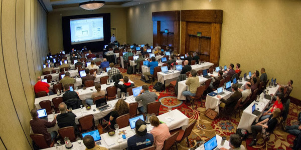 STUDENTS IN A SKETCHUP CLASS